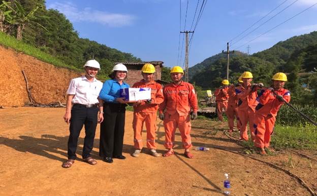 Công Đoàn Công ty Dịch vụ Điện lực miền Bắc (NPSC): Thăm hỏi, tri ân đến người lao động có hoàn cảnh đặc biệt khó khăn, bệnh tật hiểm nghèo tại XNDVĐL Cao Bằng.