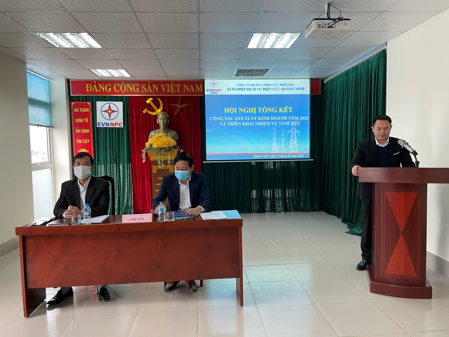 Xí nghiệp Dịch vụ Điện lực Quảng Ninh tổ chức hội nghị Tổng kết công tác SXKD và phương hướng nhiệm vụ năm 2022.
