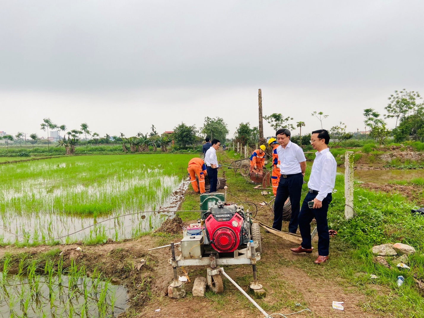 Công đoàn Công ty Dịch vụ Điện lực miền Bắc thăm hỏi, động viên CBCNV Xí nghiệp Dịch vụ Điện lực Hưng Yên